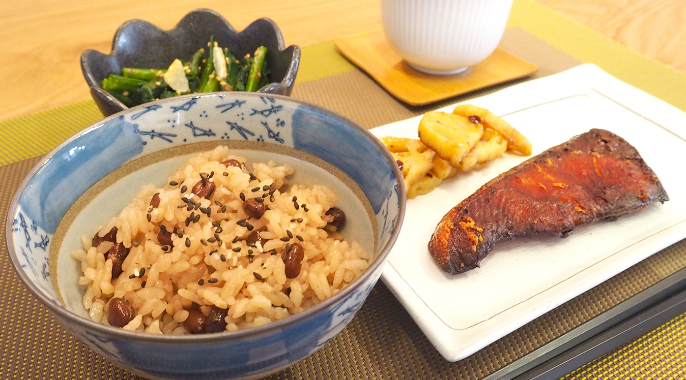 パナソニックビストロで赤飯とブリの照り焼き