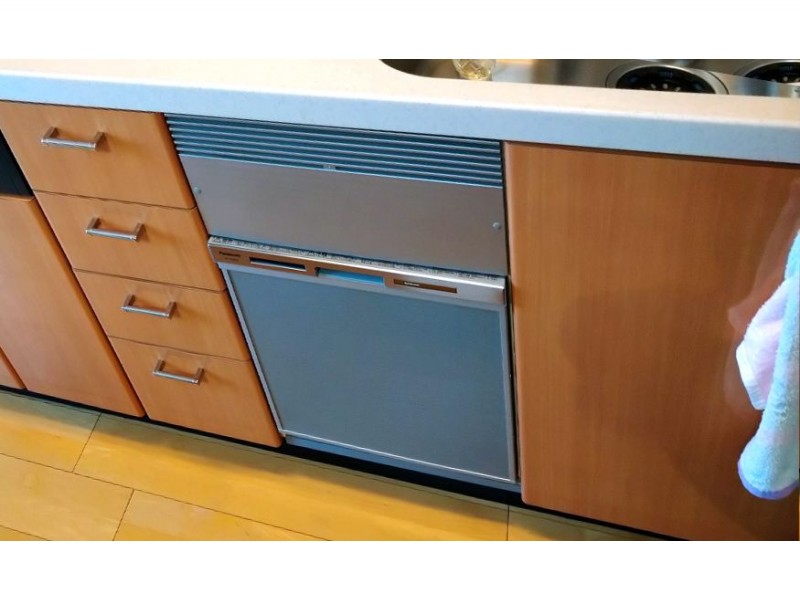 中古物件のキッチンにパナソニックのビルトイン食洗機M8シリーズ(NP