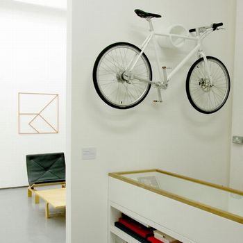 壁掛けの自転車