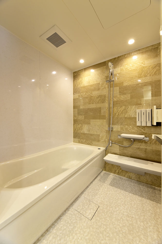 お風呂のサイズを1317(0.75坪)から1616(1坪)へ広くした磯子区のマンションリフォーム事例